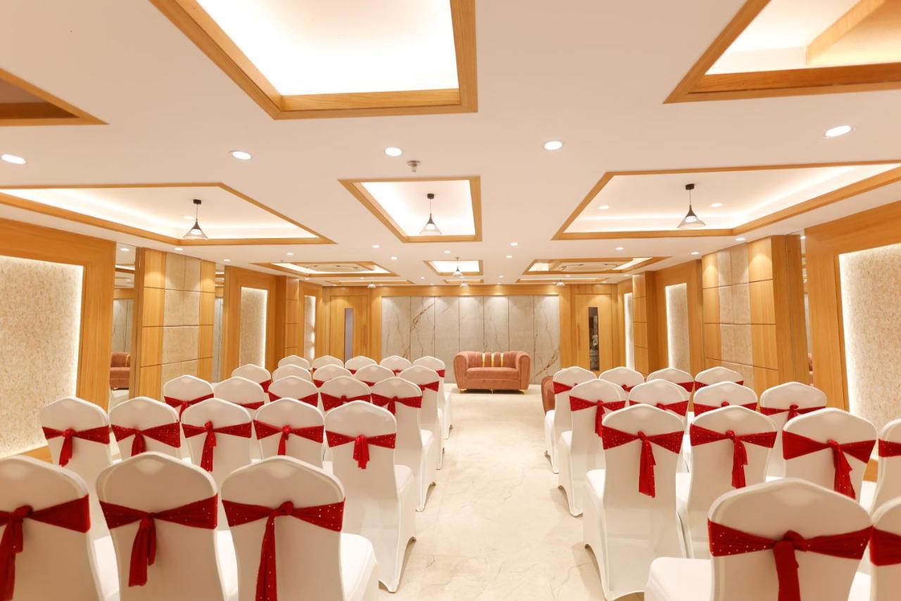 Hotel Sarc Inn - Varanasi — Photos 1